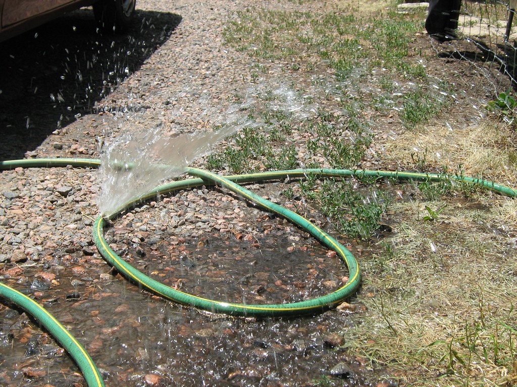 Migliori tubi da giardino, tubo da giardino, miglior tubo da giardino, tubo per innaffiare, tubo per irrigare, tubo rotto, tubo spaccato