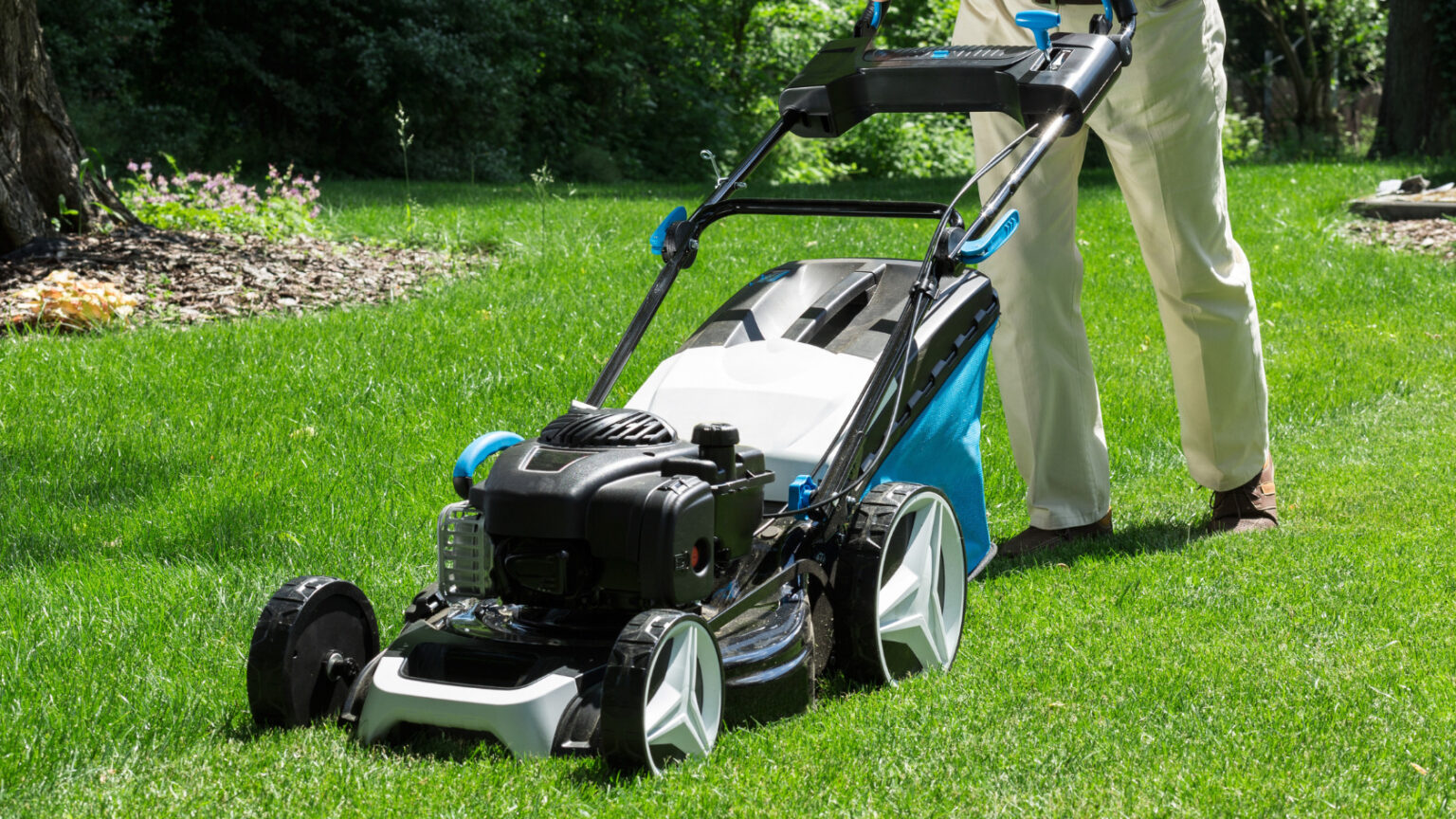 I 5 migliori tagliaerba a scoppio : guida all'acquisto